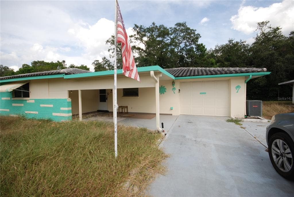 10616 LABURNUM DRIVE PORT RICHEY, FL 34668