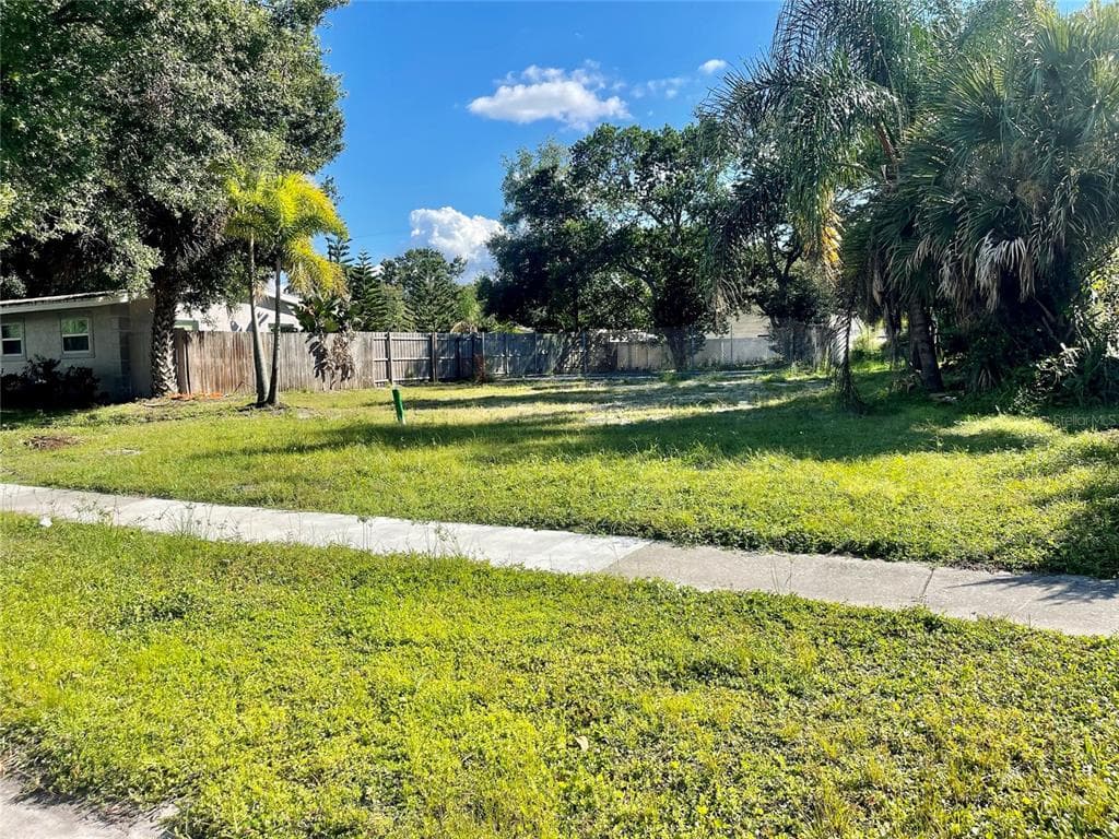 4422 W TRILBY AVENUE TAMPA, FL 33616
