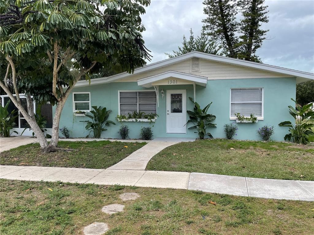 1301 YORK STREET S GULFPORT, FL 33707