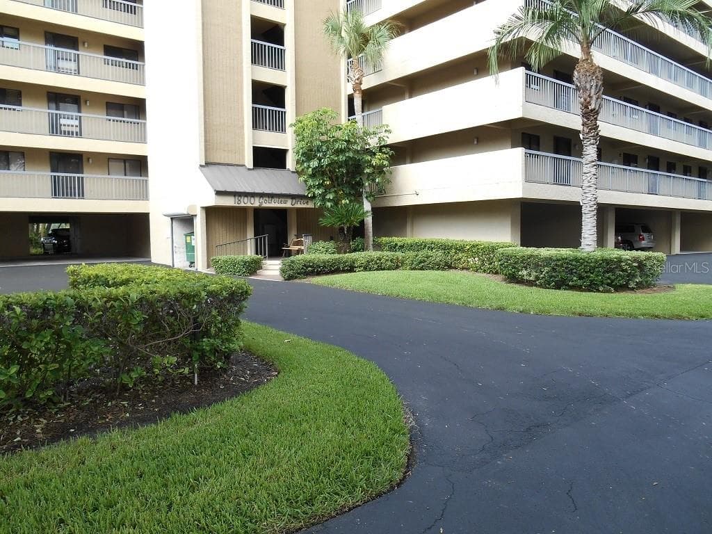 1817 GOLFVIEW DRIVE UNIT 1817 TARPON SPRINGS, FL 34689