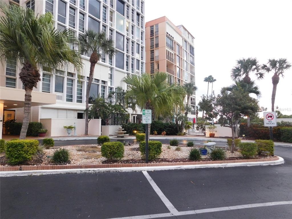 7400 SUN ISLAND DRIVE S UNIT 109 SOUTH PASADENA, FL 33707