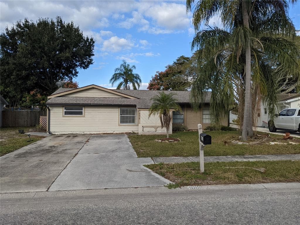 4018 SANDPOINTE DRIVE BRADENTON, FL 34205