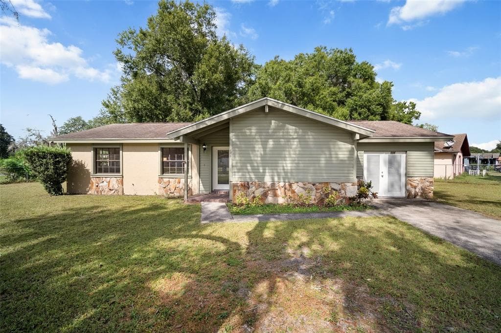 606 LIMBER LANE LAKELAND, FL 33810