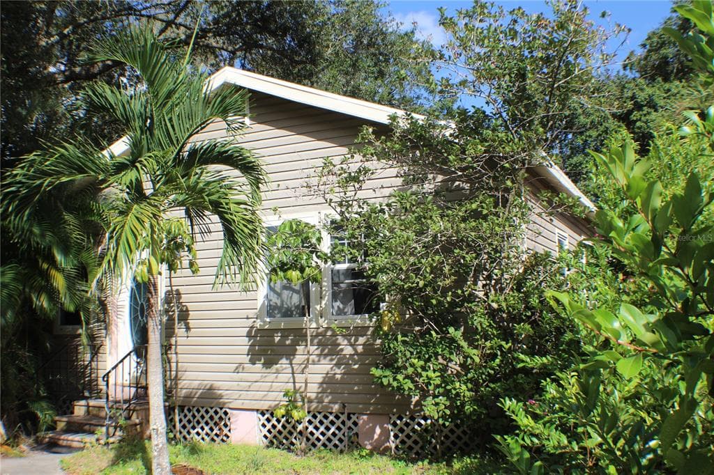 4343 QUEEN STREET N ST PETERSBURG, FL 33714
