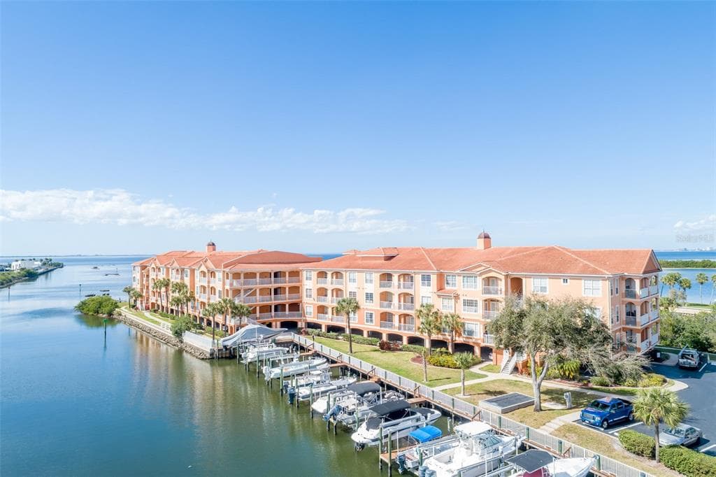 5000 CULBREATH KEY WAY UNIT 9117 TAMPA, FL 33611