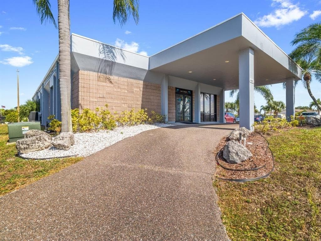 901 APOLLO BEACH BOULEVARD APOLLO BEACH, FL 33572