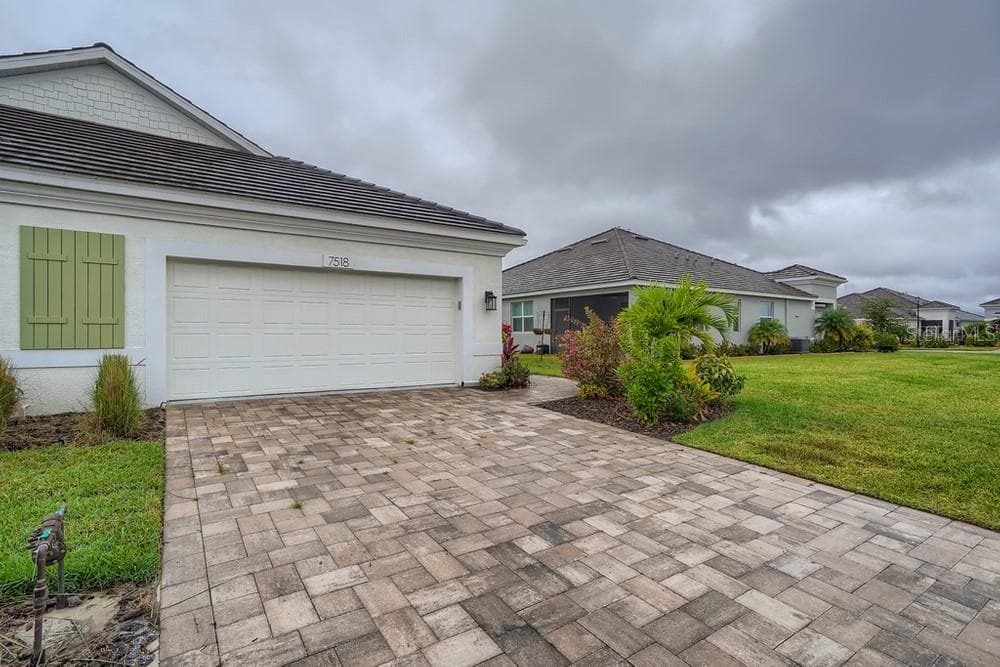 7518 CAMPUS COVE SARASOTA, FL 34243