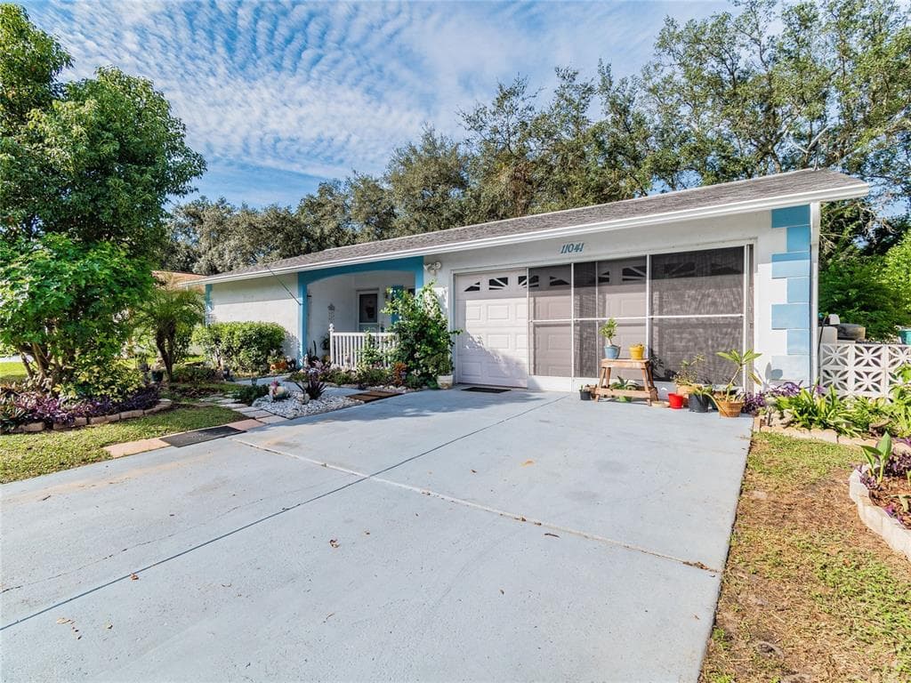 11041 ROLLINGWOOD DRIVE PORT RICHEY, FL 34668