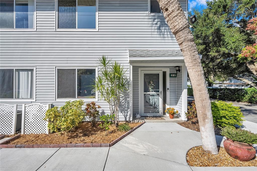 500 NEW YORK AVENUE UNIT 21 DUNEDIN, FL 34698