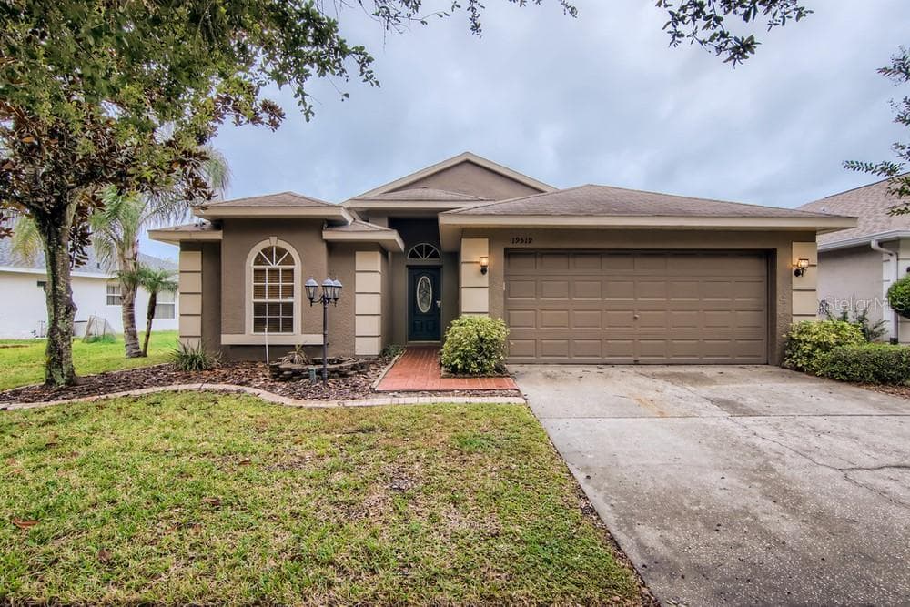 19519 MORDEN BLUSH DRIVE LUTZ, FL 33558
