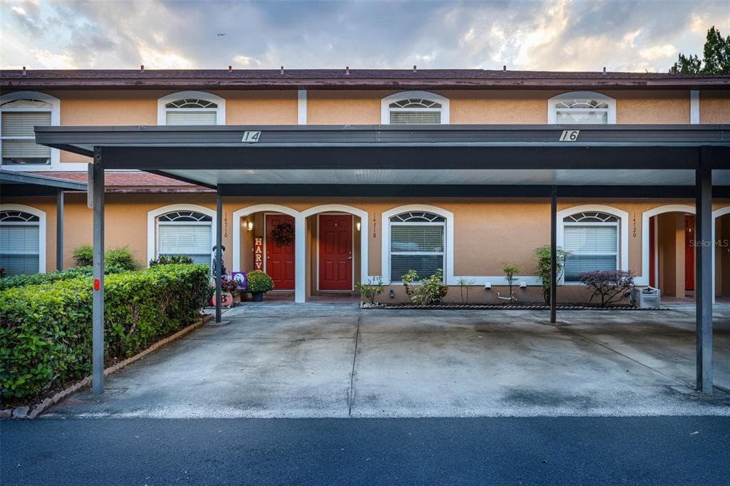 14718 PAR CLUB CIRCLE TAMPA, FL 33618