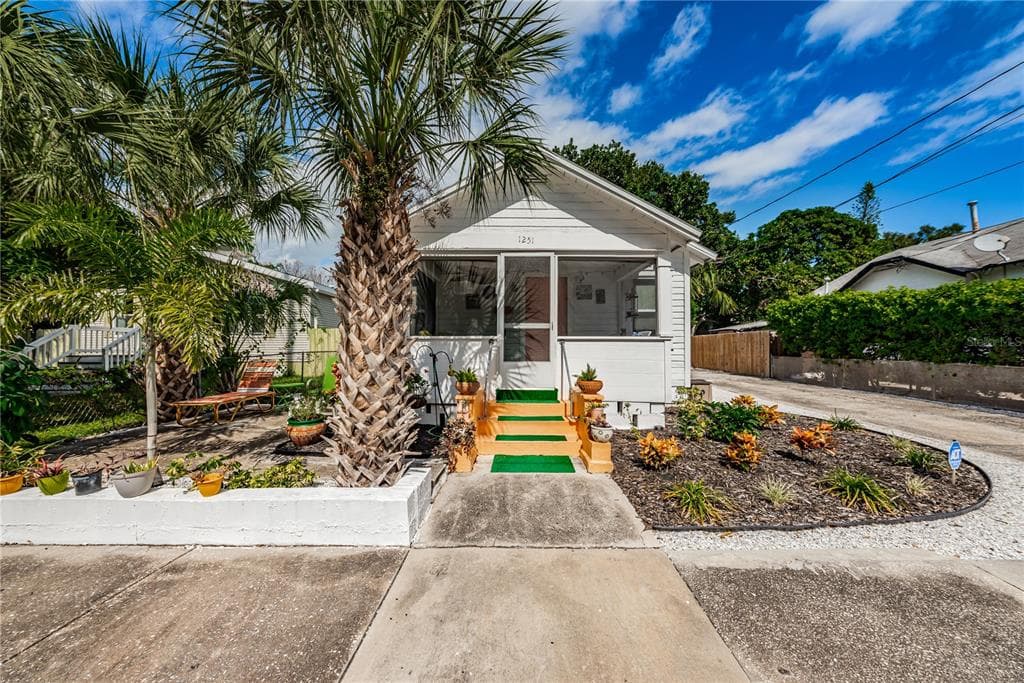 1251 11TH AVENUE S ST PETERSBURG, FL 33705