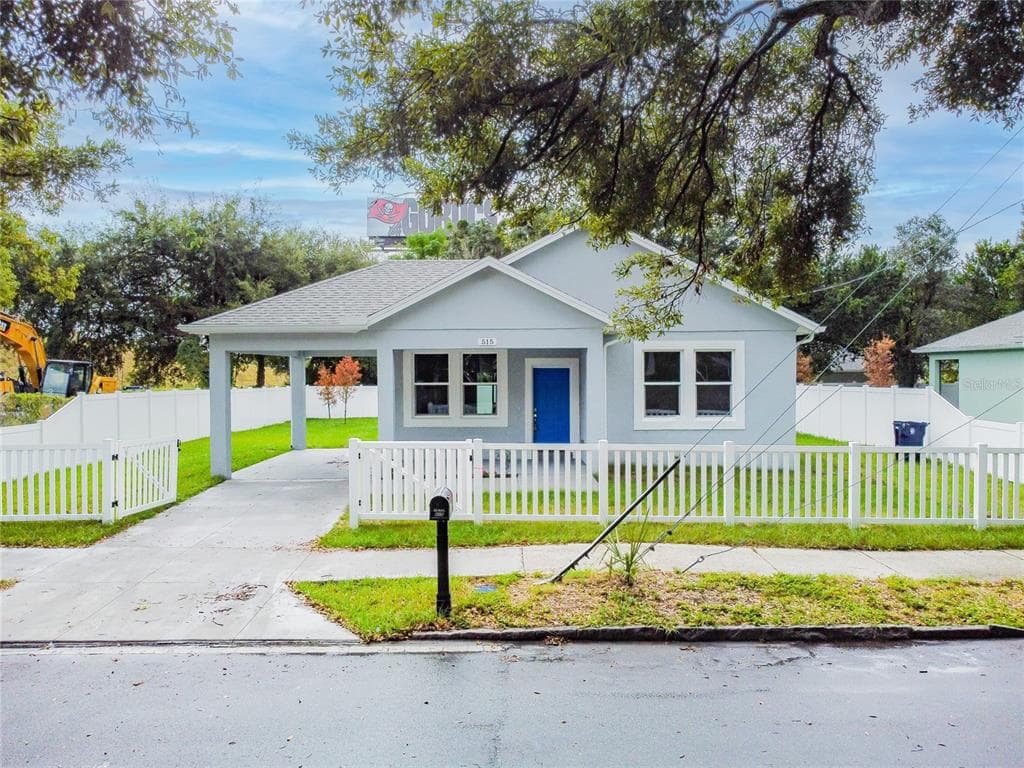 515 E LAKE AVENUE TAMPA, FL 33603