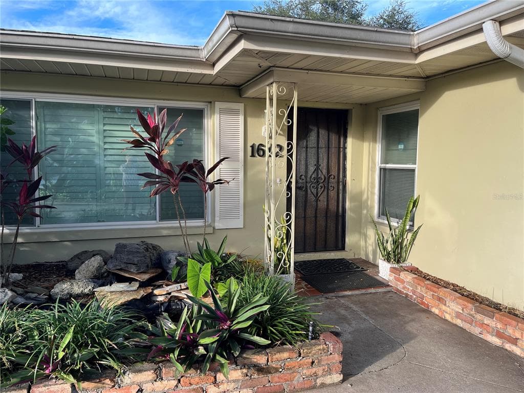 1612 LAKEVIEW ROAD CLEARWATER, FL 33756
