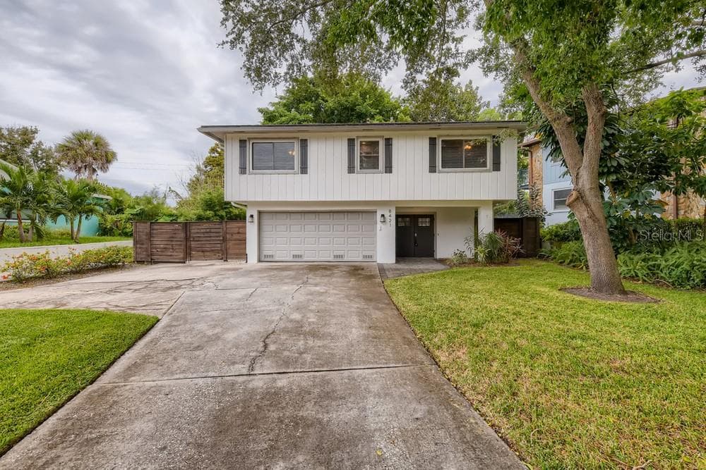 8421 ORIENT WAY NE ST PETERSBURG, FL 33702