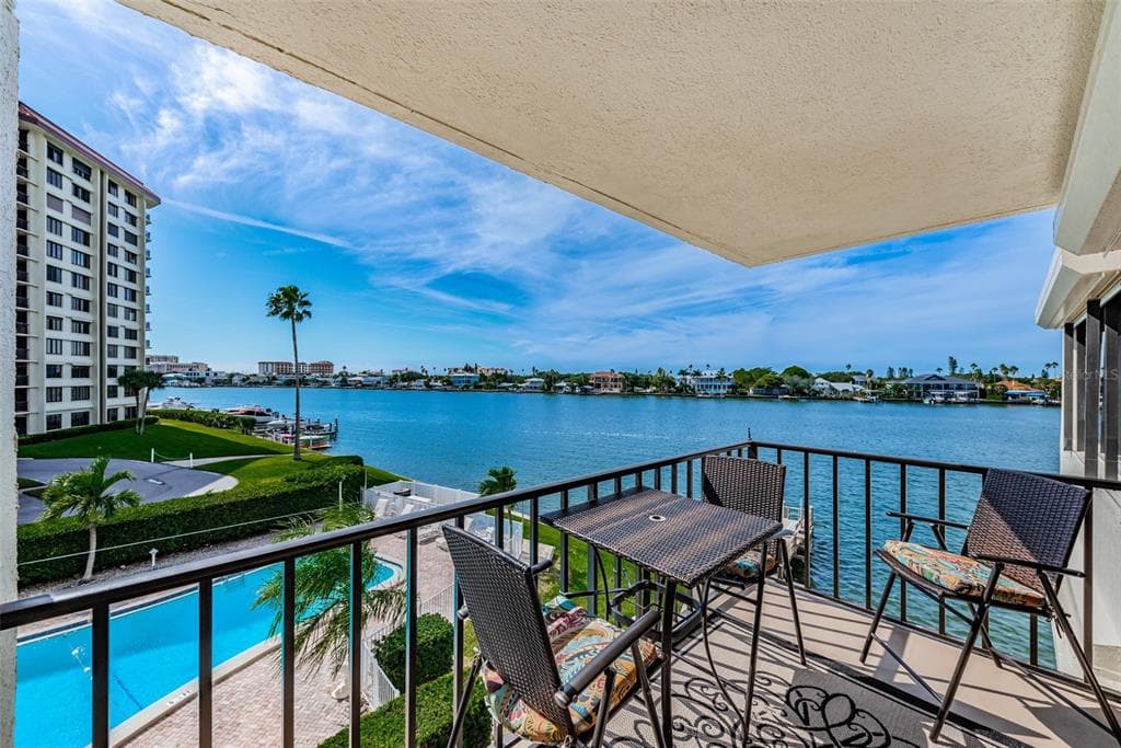750 ISLAND WAY UNIT 303 CLEARWATER, FL 33767