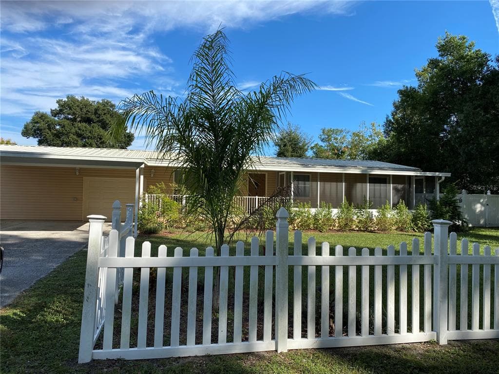 7138 FORT KING RD ZEPHYRHILLS, FL 33541