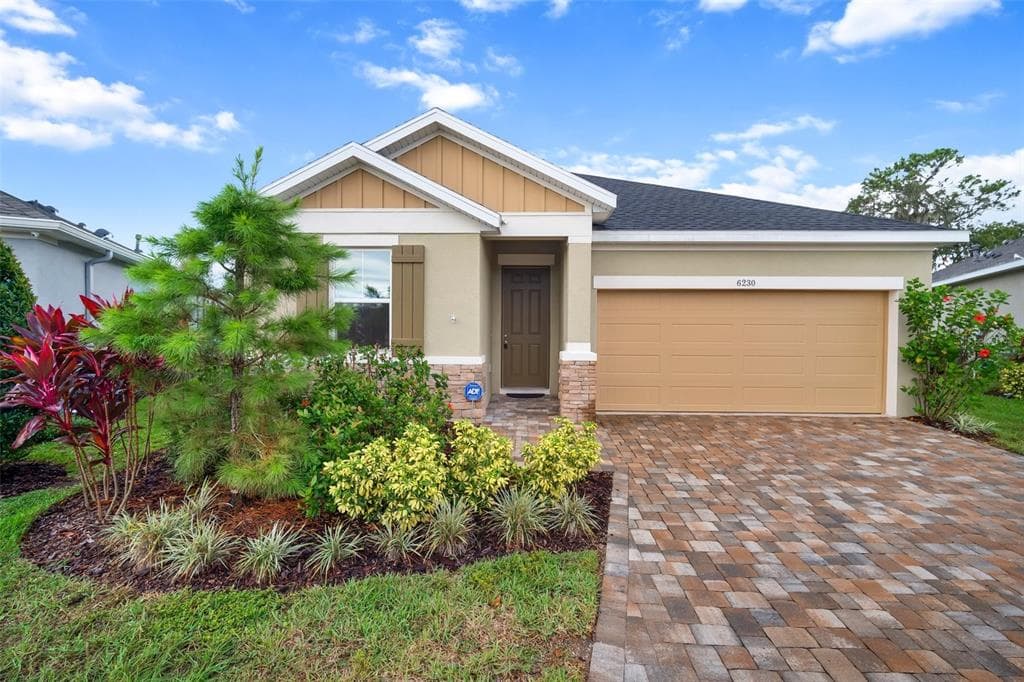 6230 PLOVER MEADOW STREET LITHIA, FL 33547