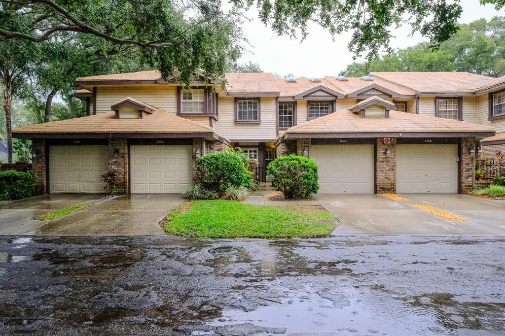 1444 MAHOGANY LANE UNIT 902 PALM HARBOR, FL 34683