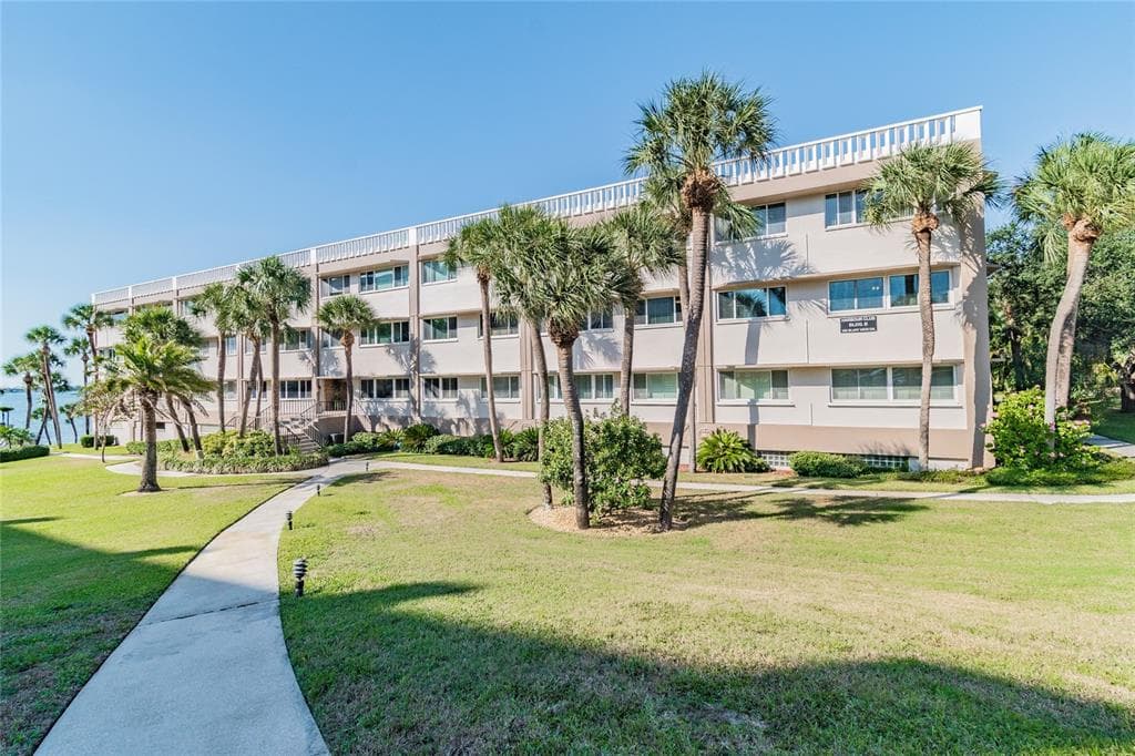 100 BLUFF VIEW DRIVE UNIT 211B BELLEAIR BLUFFS, FL 33770