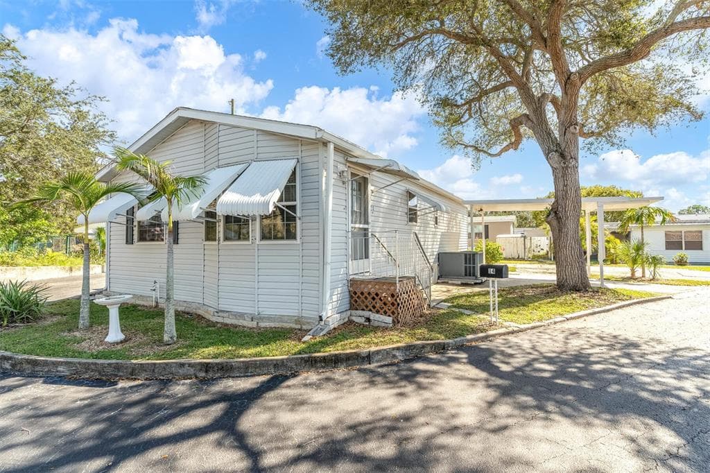 7801 34TH AVENUE N UNIT 14 ST PETERSBURG, FL 33710