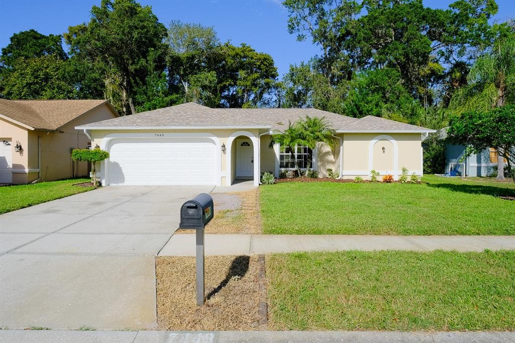 7449 MENGI CIRCLE NEW PORT RICHEY, FL 34653