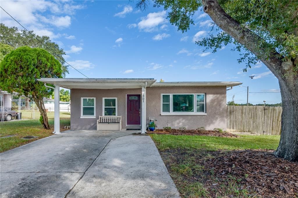 1701 W SAINT CONRAD STREET TAMPA, FL 33607