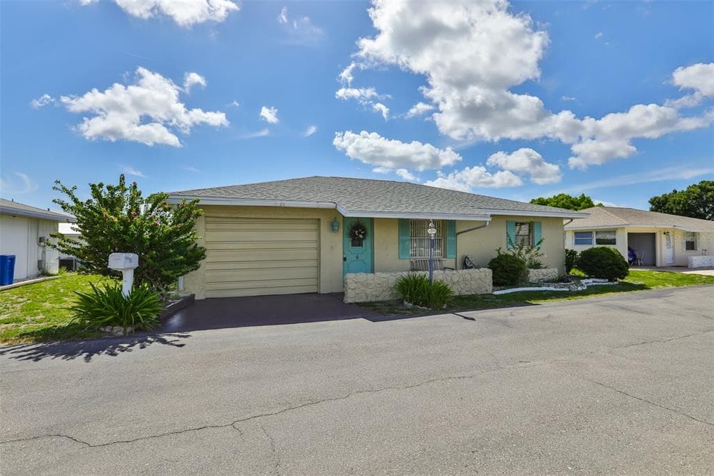 706 W BROCKTON PLACE UNIT 706 SUN CITY CENTER, FL 33573