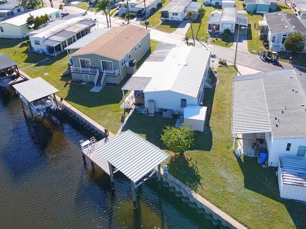 117 E SAINT JOHNS WAY APOLLO BEACH, FL 33572