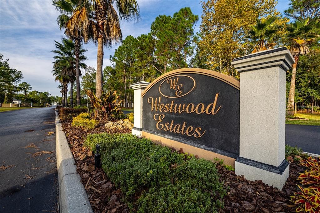 8210 SPRING FOREST LANE WESLEY CHAPEL, FL 33544