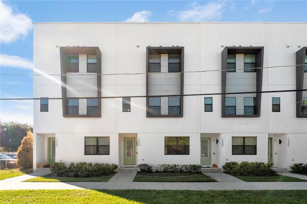 1330 W GRAY STREET UNIT 2 TAMPA, FL 33606