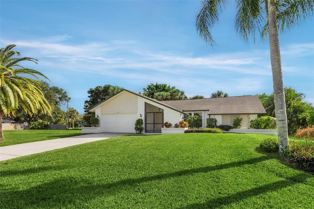 712 SW 10TH STREET CAPE CORAL, FL 33991