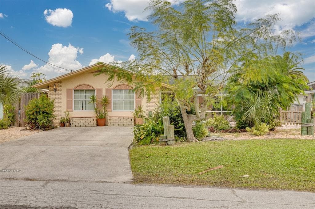 6501 HARBOR DRIVE HUDSON, FL 34667