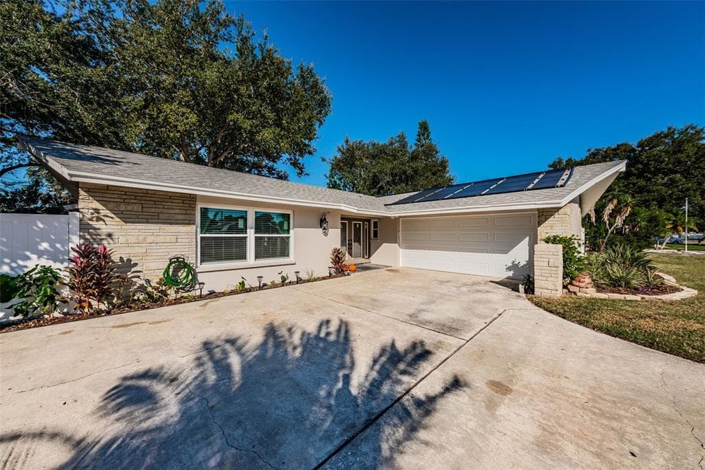 10848 ANTILLES DRIVE LARGO, FL 33774
