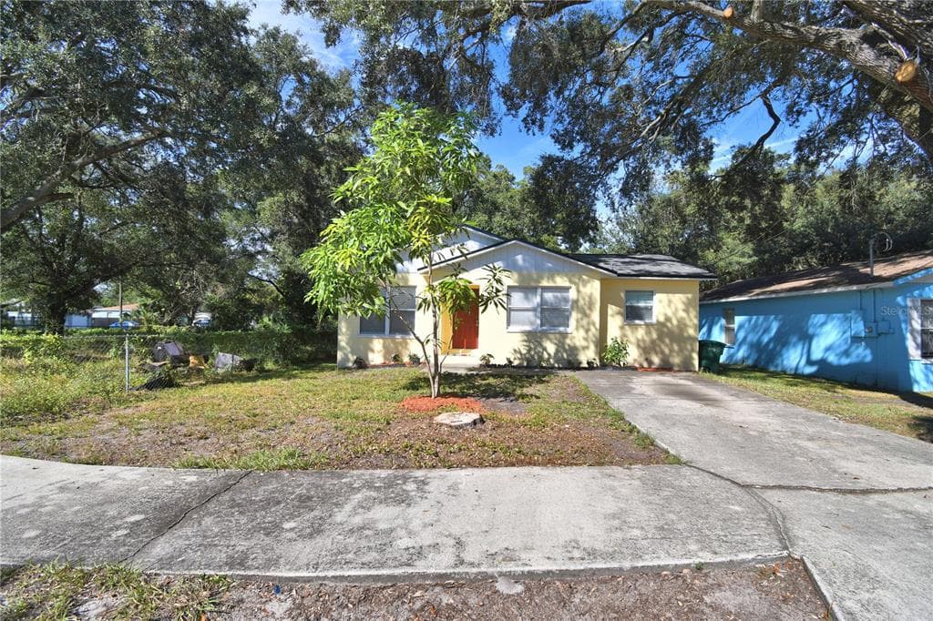 2106 E NORTH BAY STREET TAMPA, FL 33610