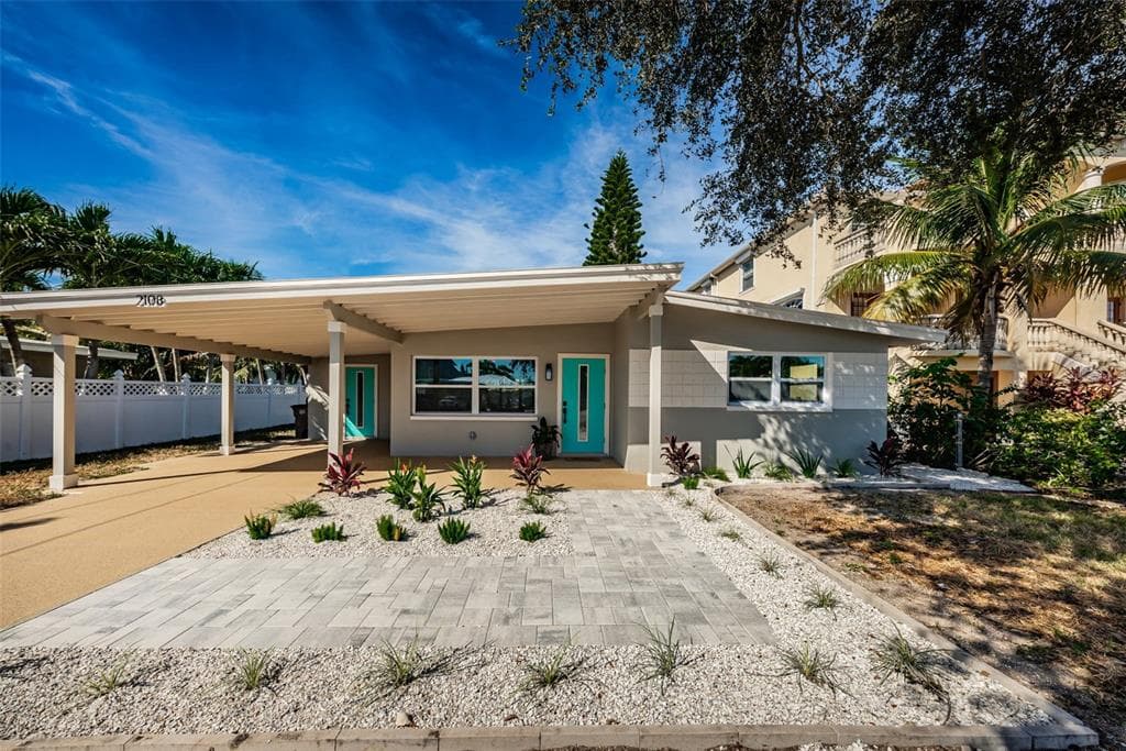 2108 BAY BOULEVARD INDIAN ROCKS BEACH, FL 33785