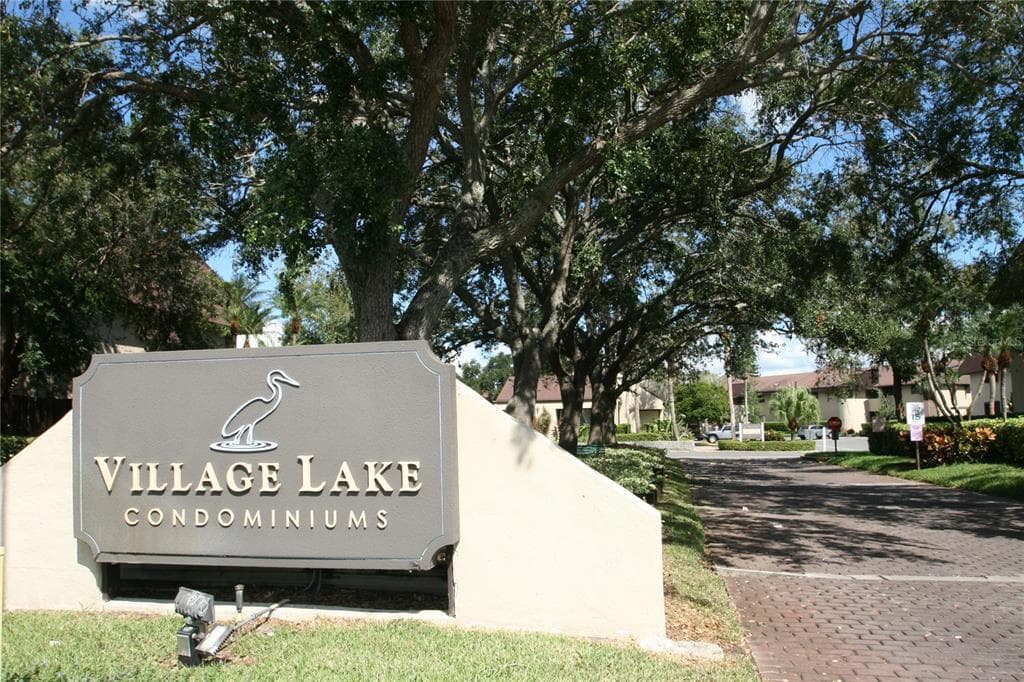 860 S VILLAGE DRIVE N UNIT 207 ST PETERSBURG, FL 33716