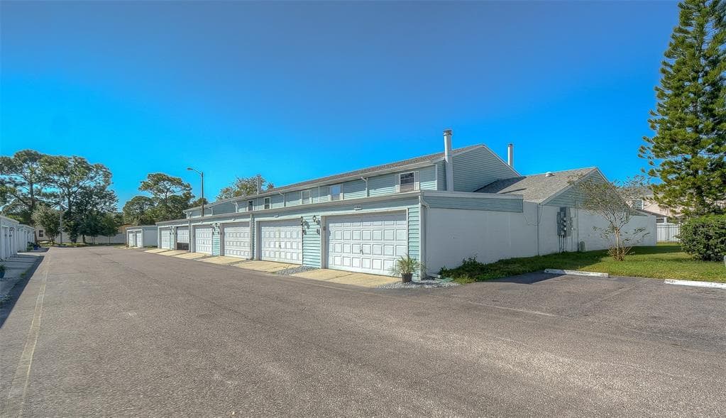 11931 CONGRESSIONAL DRIVE UNIT 11931 TAMPA, FL 33626