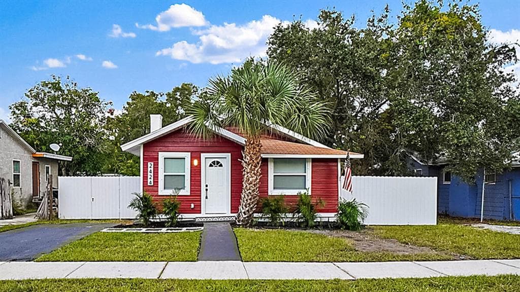 2424 11TH STREET S ST PETERSBURG, FL 33705