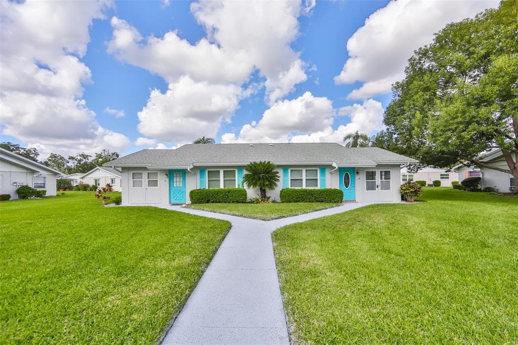 401 DE GRASSE PLACE UNIT 10 SUN CITY CENTER, FL 33573
