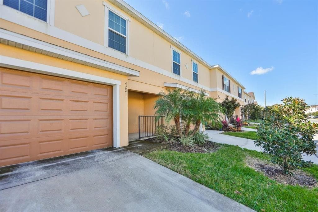 7221 MERLOT SIENNA AVENUE GIBSONTON, FL 33534
