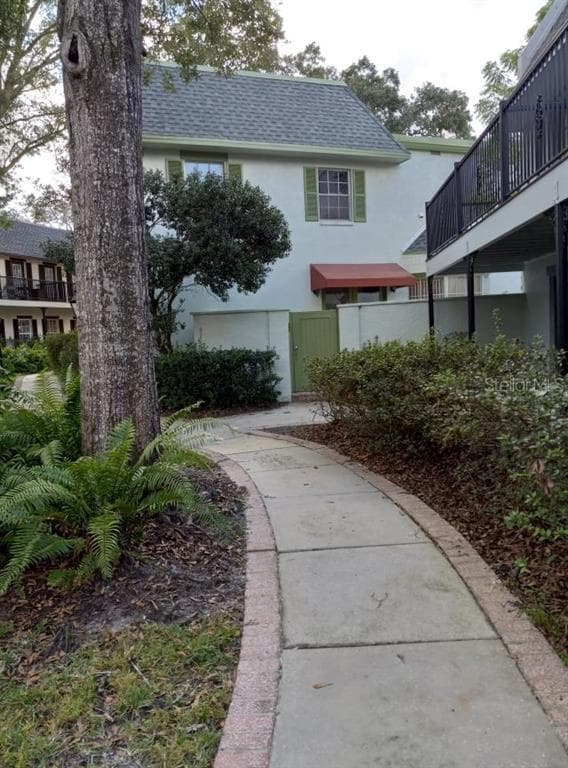 14407 BURGUNDY SQUARE UNIT 14407 TAMPA, FL 33613