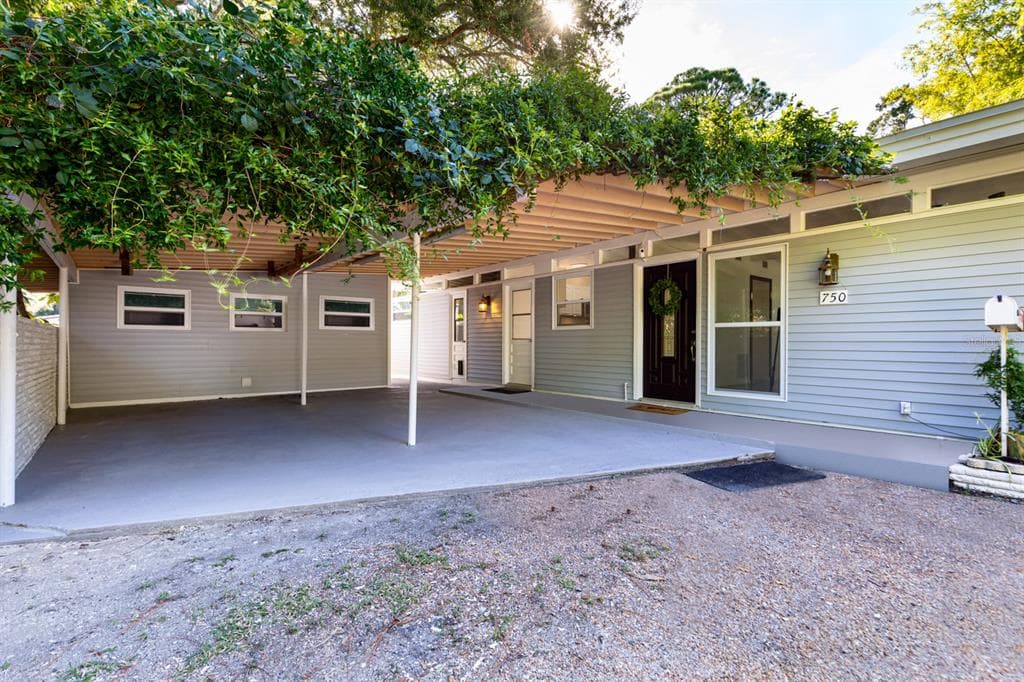 750 60TH AVENUE S ST PETERSBURG, FL 33705