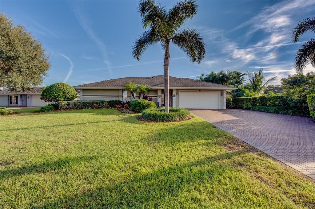 518 TALLAHASSEE DRIVE NE ST PETERSBURG, FL 33702