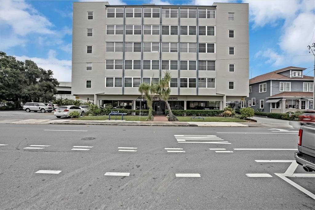 841 4TH AVENUE N UNIT 43 ST PETERSBURG, FL 33701