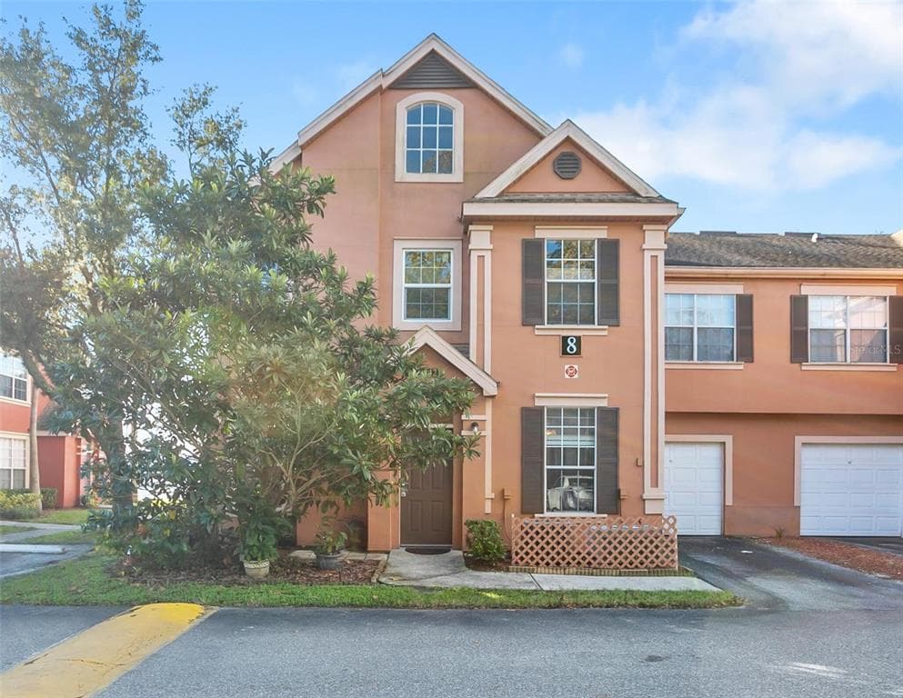 9142 LAKE CHASE ISLAND WAY TAMPA, FL 33626