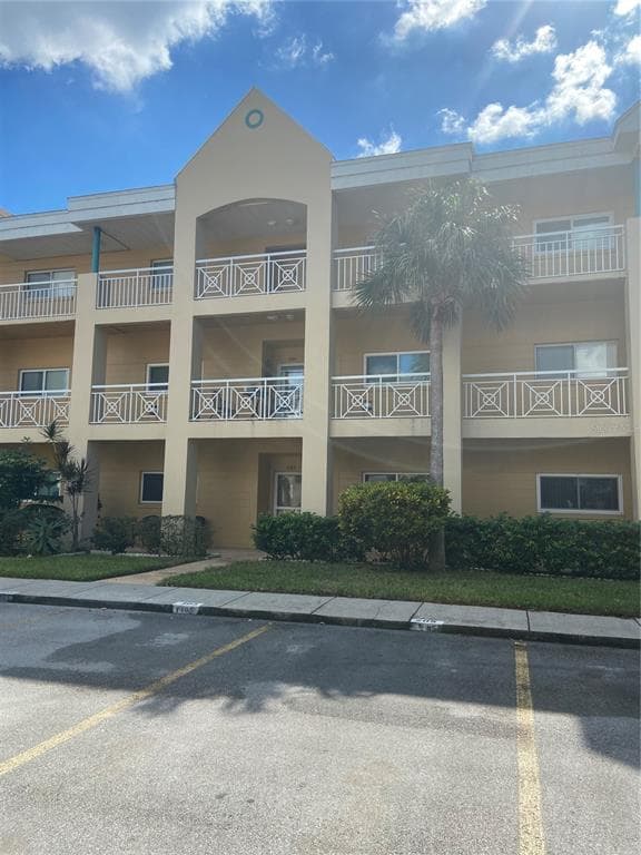 2209 UTOPIAN DRIVE E UNIT 105 CLEARWATER, FL 33763