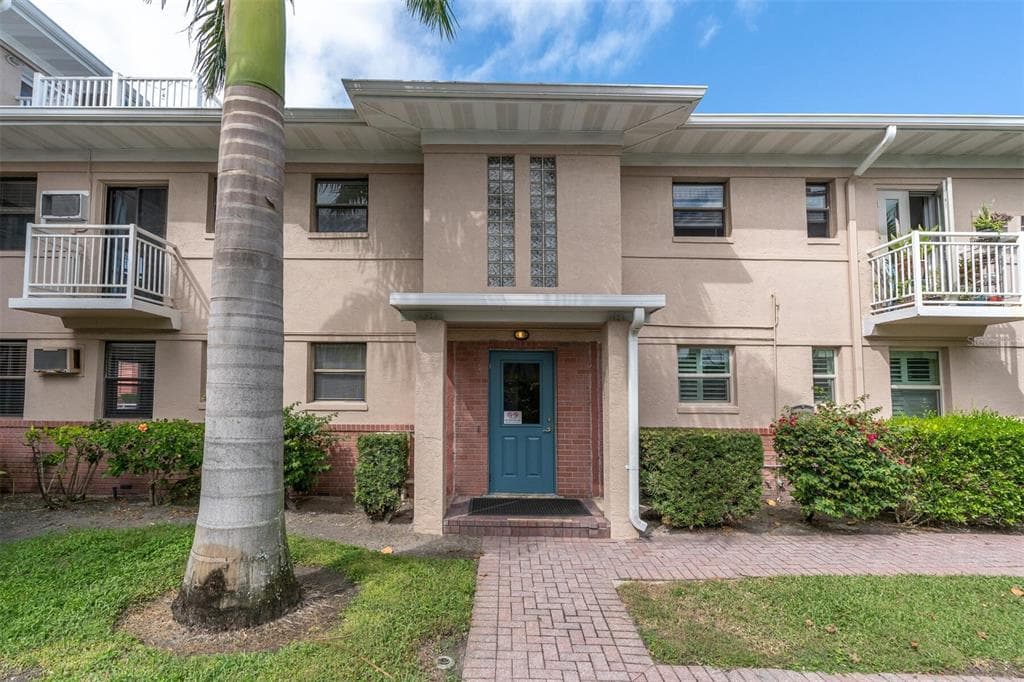 6700 SUNSET WAY UNIT 805 ST PETE BEACH, FL 33706