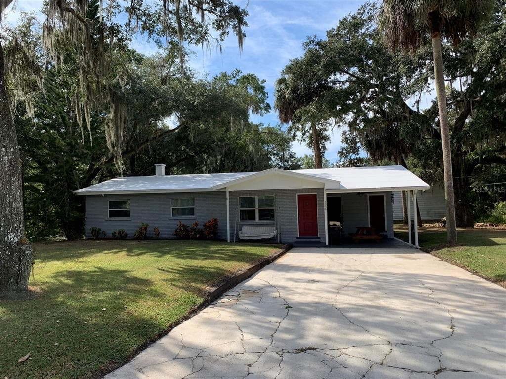 916 PALMER ROAD LAKELAND, FL 33801