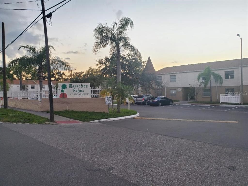 7210 N MANHATTAN AVENUE UNIT 1611